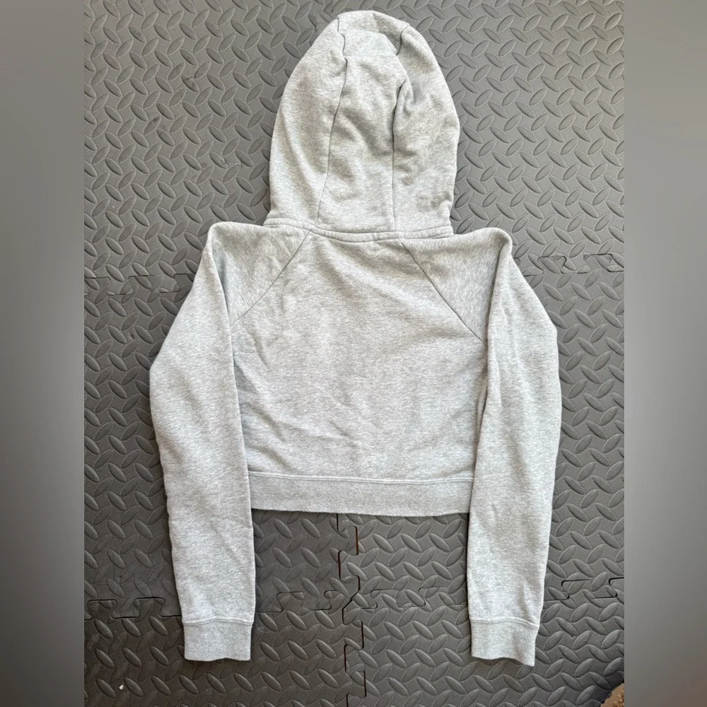 Nike Women's Heather Gray Cropped Hoodie
